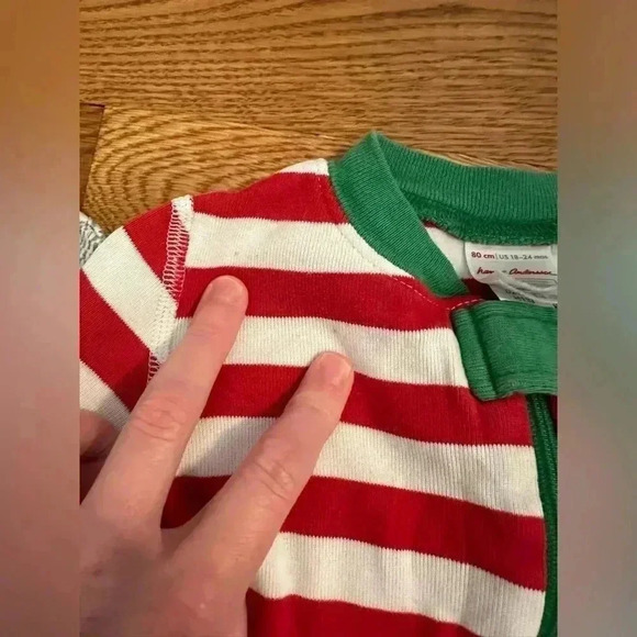 Bundle of three pairs of 18/24 months toddler holiday pajamas Hanna Andersson - Picture 5 of 12